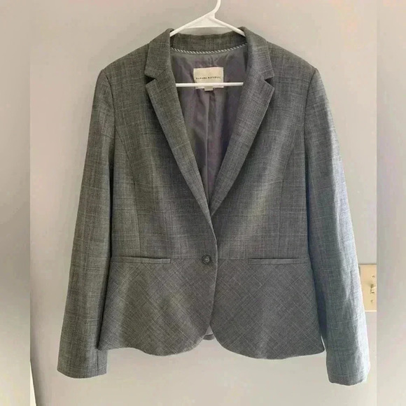 Woman’s Banana Republic Grey Plaid Wool Blend Plus Long Sleeve Business Blazer - Picture 1 of 9